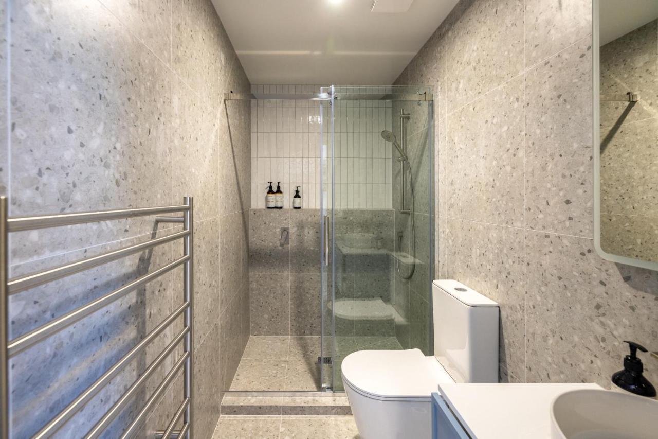 Onetangi Beach Stays Studio 2 - Coast & Country Exterior foto
