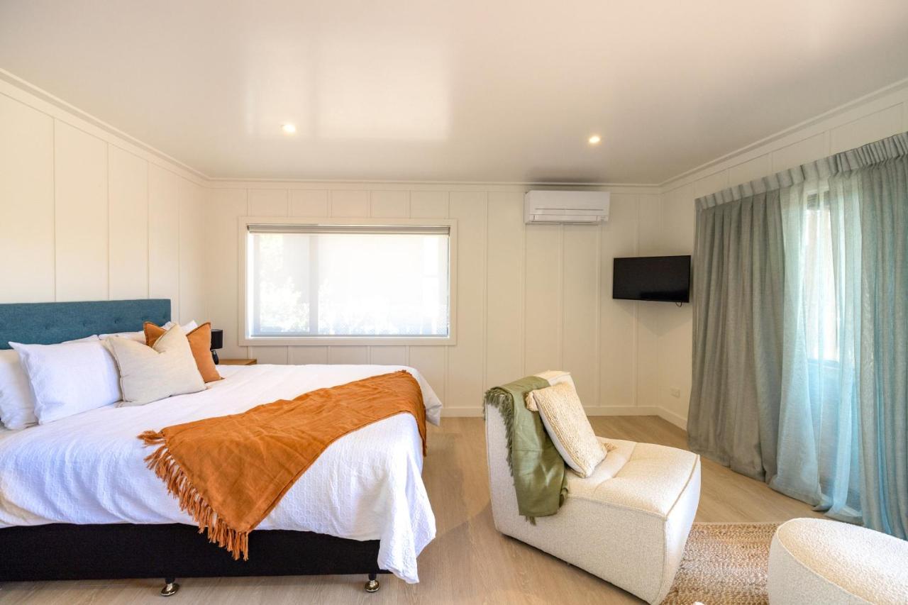 Onetangi Beach Stays Studio 2 - Coast & Country Exterior foto